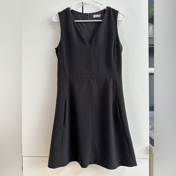 Vince Little Black Dress, pockets, size 8 - Picture 1 of 7